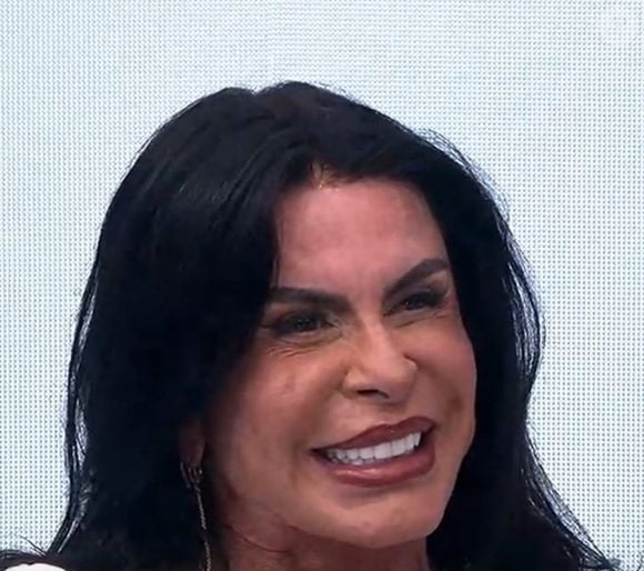 Mais natural, Gretchen mostrou um rejuvenescimento que deixou o público de queixo caído