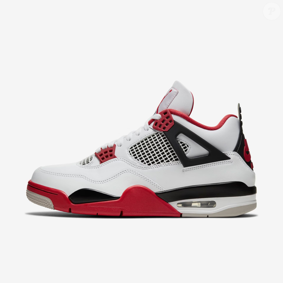 Durante a conversa, o apresentador contou que ganhou de presente de Natal o lendário Air Jordan 4 Fire Red, tênis que leva o nome do ex-jogador de basquete Michael Jordan e que estreou no mercado em 1989