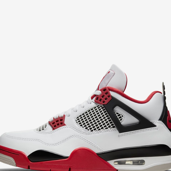 Durante a conversa, o apresentador contou que ganhou de presente de Natal o lendário Air Jordan 4 Fire Red, tênis que leva o nome do ex-jogador de basquete Michael Jordan e que estreou no mercado em 1989