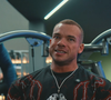 Histórico: Vitor Chaves se torna o primeiro brasileiro a vencer uma categoria profissional no Arnold UK e recebe o troféu das mãos de Arnold Schwarzenegger