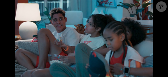Mesmo com novos lançamentos todos os dias, muitas pessoas preferem rever filmes e séries que já conhecem. A familiaridade pode explicar a escolha