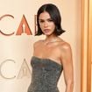 Vestido exclusivo, estética retrô e estilo minimalista: os detalhes do look de Bruna Marquezine no Oscar 2026!