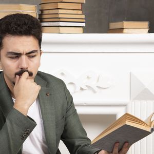 Pensamento de Platão sobre a verdade continua inspirando debates sobre aprendizado e crescimento pessoal