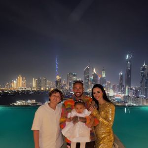 Neymar é pai de Davi Lucca, Mavie (com ambos na foto) e Helena e espera outra filha com Brauna Biancardi