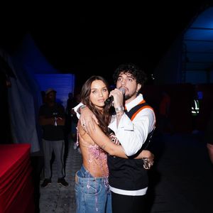 Menino ou menina? O sexo do bebê será revelado esta semana, e os fãs já estão fazendo apostas nas redes sociais