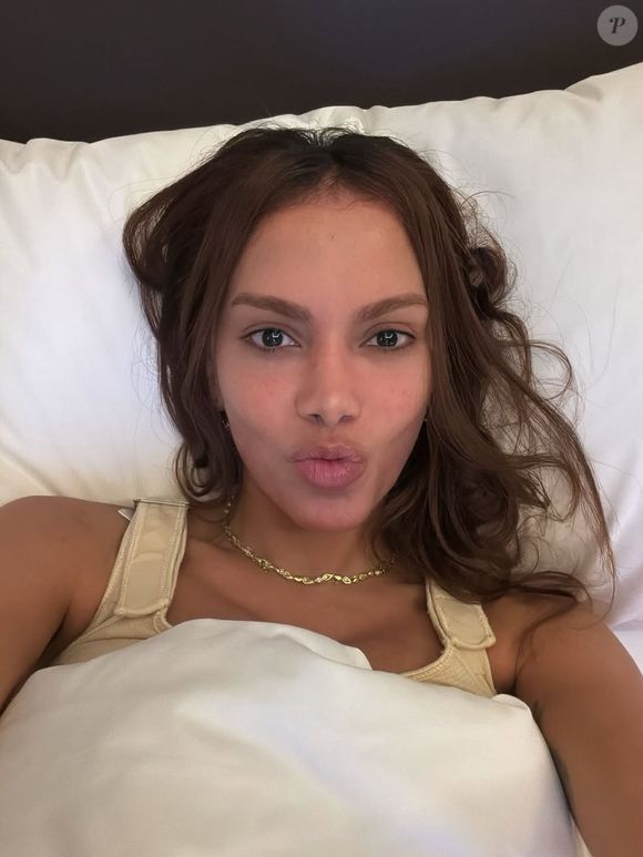 Segundo a dermatologista Carla Sagradas, é interessante usar a argila uma vez por semana, sempre observando sua necessidade