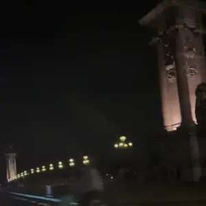 Meghan Markle publicou, em seu perfil do Instagram, um vídeo que mostrava a Ponte de l'Alma