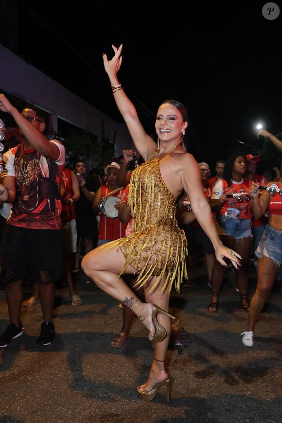 Carnaval 2025 com Viviane Araújo: Carnaval 2025 com Viviane Araújo: os desfiles das escolas de samba ocorrerão em março desde ano.