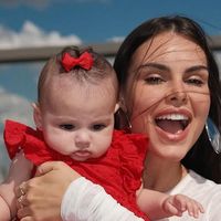 Amanda Kimberlly deixa Helena no calor? Mãe da 3ª filha de Neymar sofre grave acusação e rebate polêmica. Entenda!