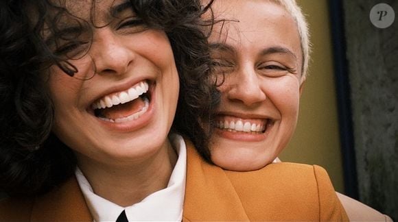 Júlia Bloch Anquier se casou com a cantora Maria Beraldo