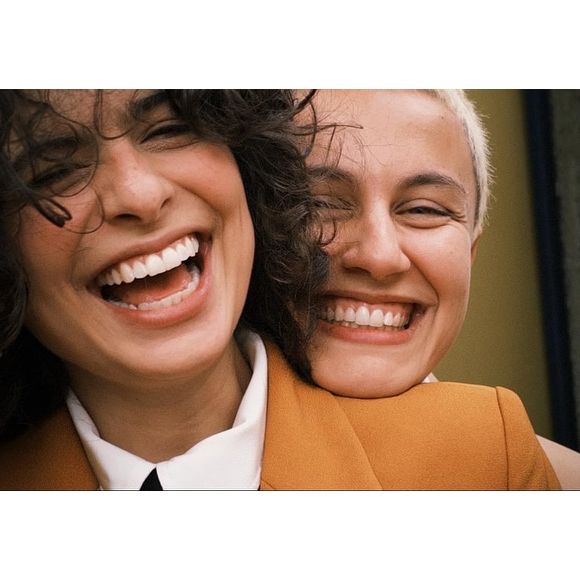 Júlia Bloch Anquier se casou com a cantora Maria Beraldo