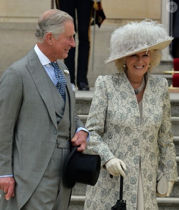 Com câncer há 1 ano, Rei Charles III vem preocupando a mulher, a rainha Camilla