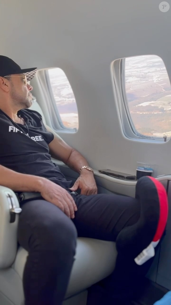 Zezé Di Camargo mantém rotina de viagens frequentes e utiliza jatinho particular como ferramenta de trabalho