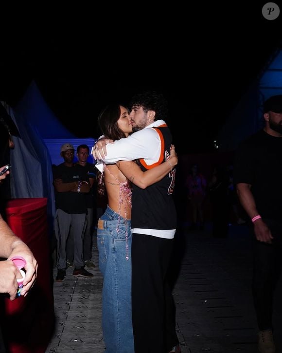 Rafa Kalimann e Nattanzinho deixam de lado superproduções e organizam chá revelação com a própria mão, em fazenda com amigos e família