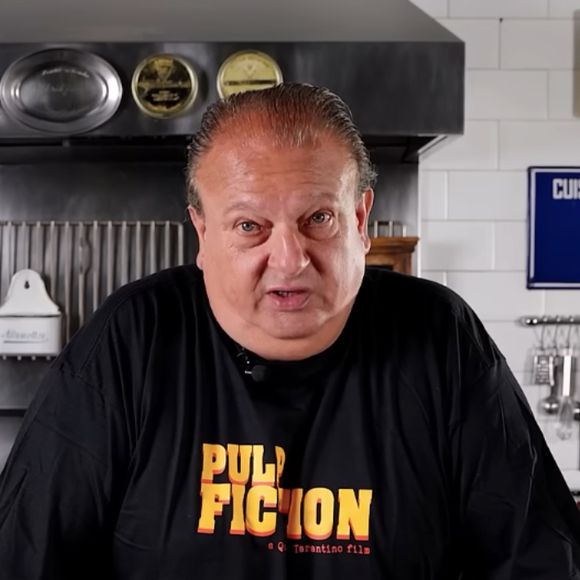 Adeus, omelete tradicional: essa receita à francesa do Érick Jacquin, do 'MasterChef Brasil', leva molho de tomate e creme de leite e fica deliciosa