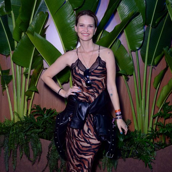 Ao final da gravação, Fernanda deixou um conselho: "Veja suas manchinhas, suas feridas, seus sinais diferentes da pele. Informação nunca é demais. Ajam rápido. Vá ao seu dermatologista pelo menos uma vez por ano e resolva suas coisas rapidinho. Tudo ótimo, vida que segue, já passei por essa".