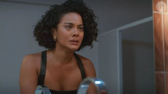 Maria de Fátima (Bella Campos) é obrigada a cancelar perfil nas redes sociais para se casar com Afonso em 'Vale Tudo'