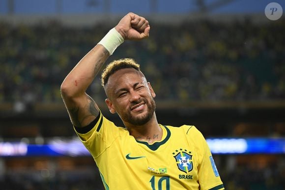 Neymar também realiza protocolos para evitar a queda de cabelo: "Temos um cronograma anual dividido mais ou menos a cada três ou quatro meses, em que realizamos procedimentos de correção e manutenção"