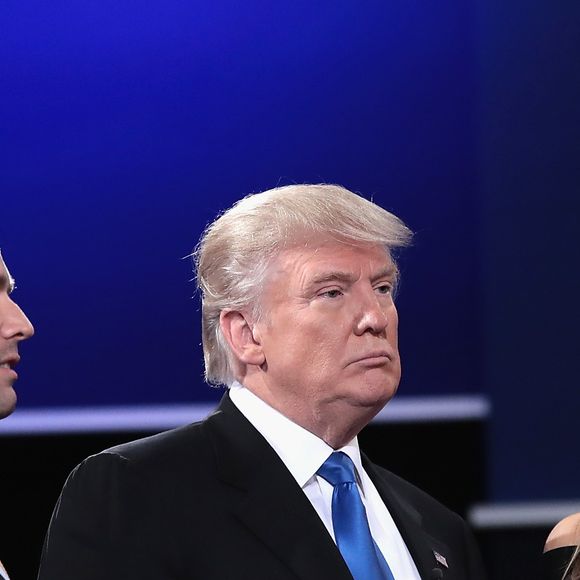 2016: Donald Trump participa do seu primeiro debate presidencial com Hillary Clinton