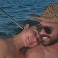 'Casalzão': Paolla Oliveira beija muito Diogo Nogueira em vídeo romântico com cantor e leva web e famosos ao delírio. Assista!