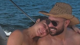 'Casalzão': Paolla Oliveira beija muito Diogo Nogueira em vídeo romântico com cantor e leva web e famosos ao delírio. Assista!