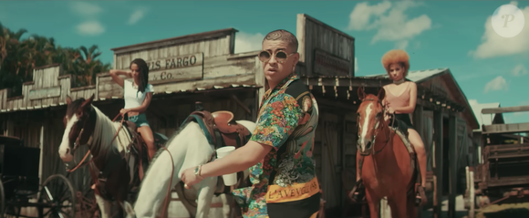 Visual super diferente de Bad Bunny no início da carreira deixa o público chocado até hoje