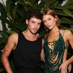 Baile da Arara 2025: Com Sasha Meneghel, João Lucas preferiu um pretinho básico