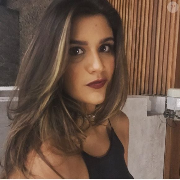 Giulia Costa também gostava de fazer luzes em suas mechas