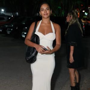 Taís Araújo e Bella Campos brilham em looks minimalistas durante noite de estreia da novela