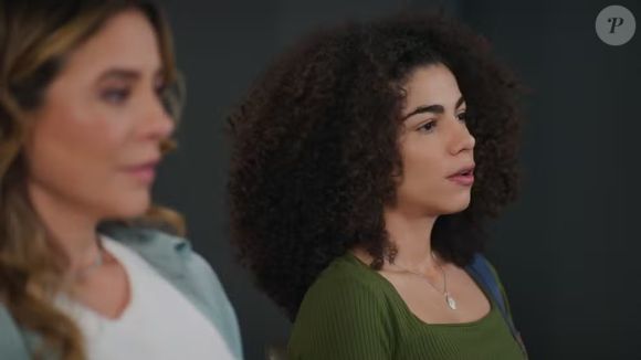 Na novela 'Vale Tudo', Heleninha (Paolla Oliveira) estreita relação com Ana Clara (Samantha Jones) no capítulo de quarta-feira 3 de setembro de 2025