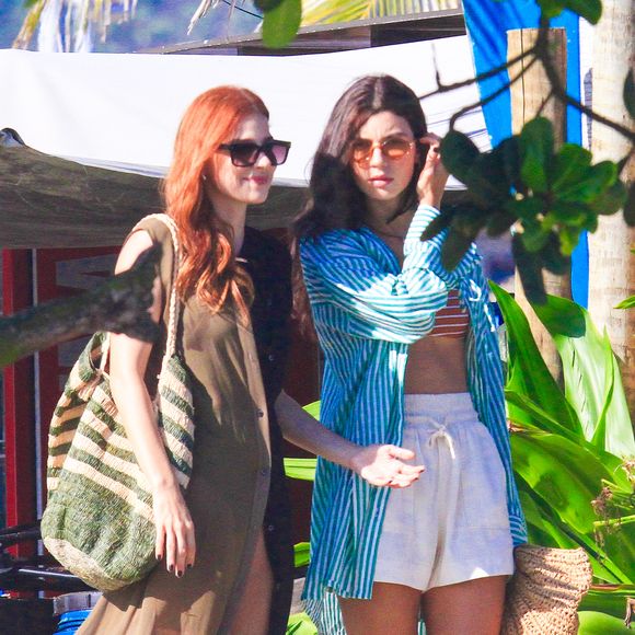 O casal 'Loquinha', de Três Graças, grava cenas românticas em cenário de praia no Rio