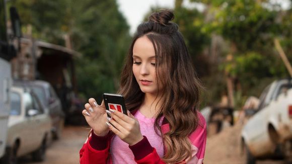 O fenômeno psicológico causado pelo uso do celular que muitas pessoas sofrem sem perceber, segundo especialistas