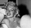 Encontrei na Shopee: o sapato de noiva que se inspira em Marilyn Monroe, um tamanco com pelúcia perfeito para o 'making off' no casamento