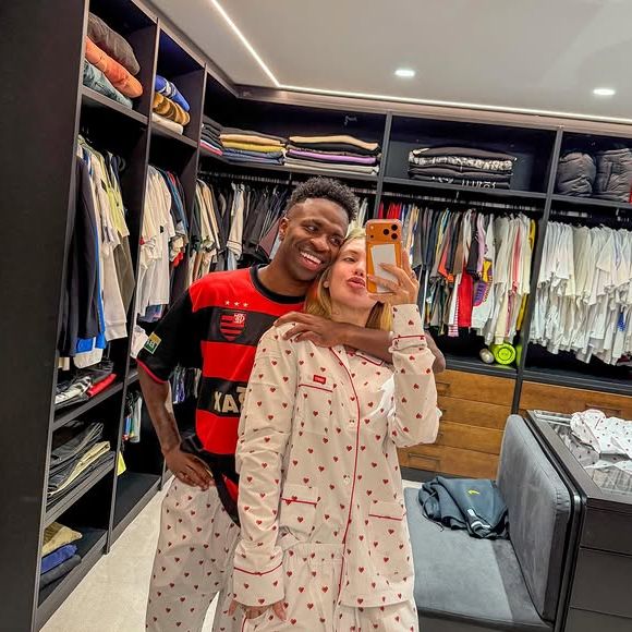 Virgínia contou que Vini Jr. só aceitou usar o look com uma camisa do Flamengo