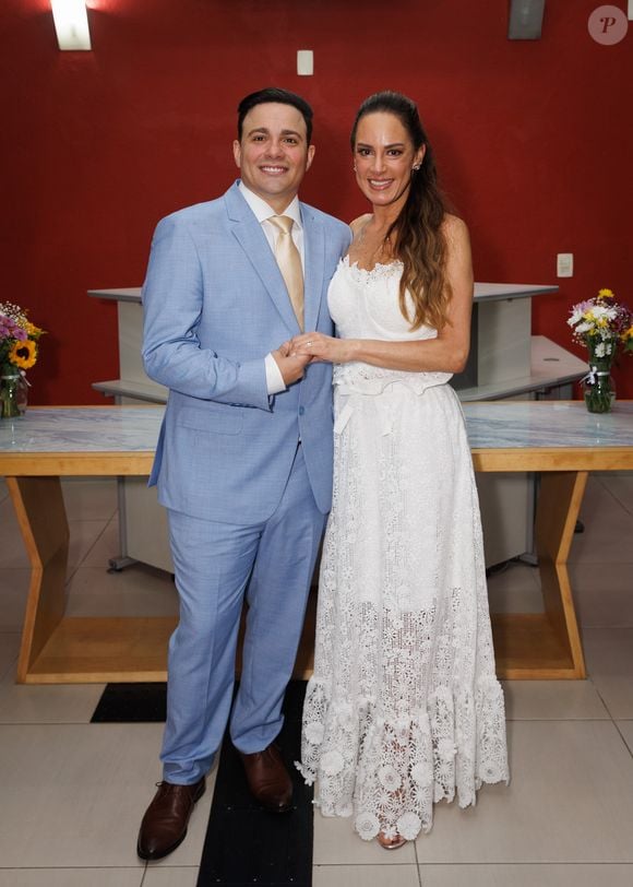 Relação começou em 2022 após Silvia ouvir uma música da dupla sertaneja e seguir Gustavo no Instagram