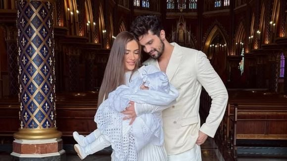 Bolo em formato de flor do batizado de Serena, filha de Luan Santana e Jade Magalhães, rouba a cena em foto - e você nunca viu nada igual!