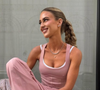 Parecem sapatilhas de dança da Miu Miu, mas são os novos tênis Puma na cor Rose Quartz que definem o estilo de 2026 e custam R$ 6.000 a menos