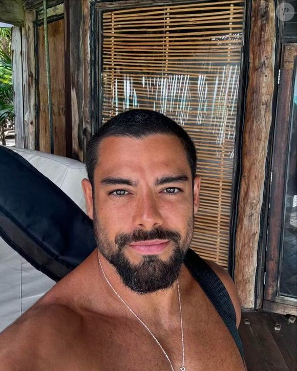 Pedro Andrade contou a respeito do sonho: 'Momentos de tensão, e eu perdi no final. Joguei um dado que deu 2, e a finalista, uma loira, jogou 4. Ela ganhou um carro e o prêmio. Eu só um carro'.