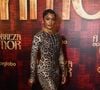 Erika Januza surgiu com vestido estampa animal print para a festa da novela 'A Nobreza do Amor'