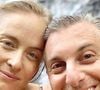 Angélica, aos 51 anos, choca a web ao surgir em foto com Luciano Huck tirada há 22 anos: 'Envelheceu 2 minutos só'
