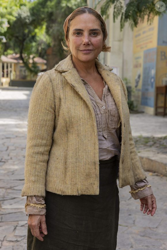 Zulma consegue novamente a guarda de Samir na novela Êta Mundo Melhor!'