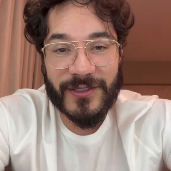 Eliezer também comentou que precisam dar um tempo para que o Ravi possa responder ao tratamento, e assim que tiver mais notícias, vai trazer para o público.