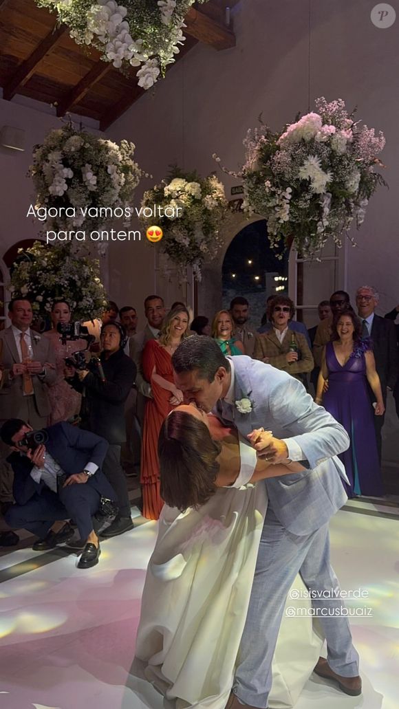 Isis Valverde e Marcus Buaiz se casaram em uma festa luxuosa no interior de SP