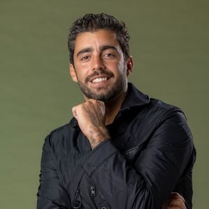 O fim do casamento de Pedro Scooby e Cintia Dicker foi confirmado pelo próprio surfista. De acordo com informações de Lucas Pasin, do Metrópoles, o casal está separado há dois meses e a modelo já alugou outro apartamento para viver longe do surfista