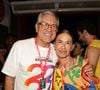 Carnaval de Salvador: esposa de Gilberto Gil, Flora Gil posou ao lado do ____ no Camarote 2222