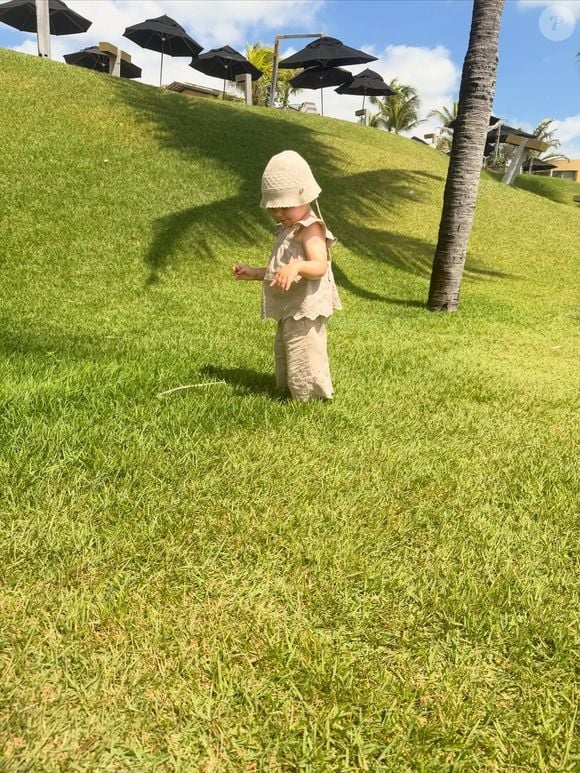Recentemente Luan Santana postou essa foto da filha e internautas comemoraram