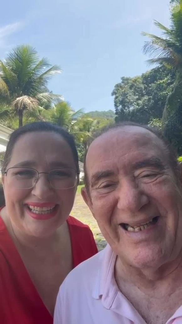 Renato Aragão alvo de fake news: a legenda indicava que ele teria agredido a esposa, Lilian Aragão, após uma discussão sobre consumo de álcool