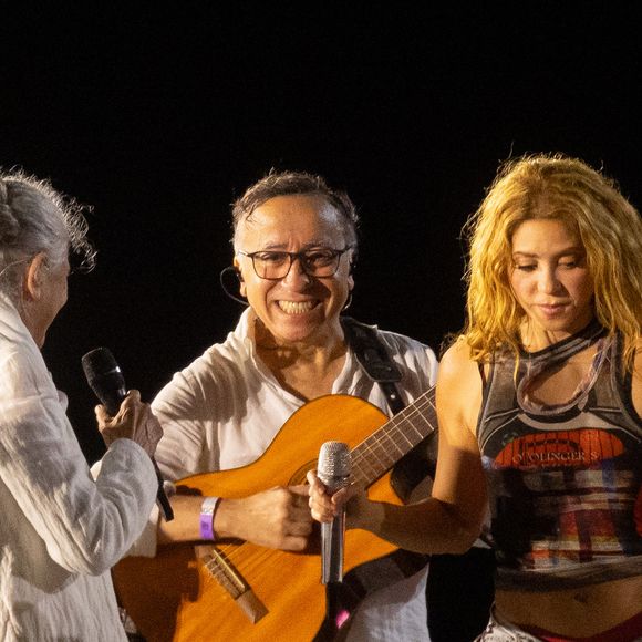 Shakira samba com Maria Bethânia e Caetano Veloso em ensaio nas areias de Copacabana nesta sexta, 1 de maio