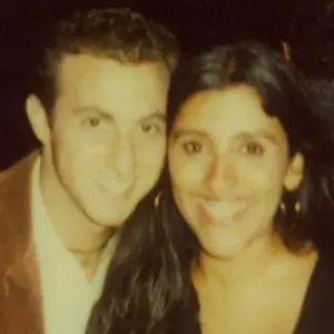 Luciano Huck e Regina Casé são amigos de longa data e o carinho mútuo permanece até os dias de hoje