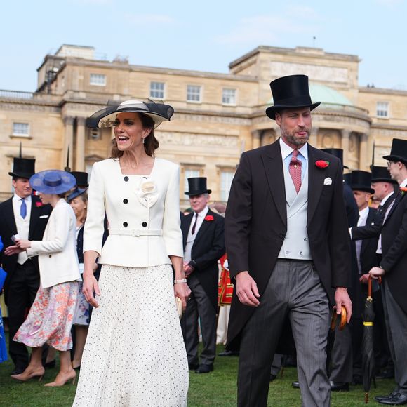 Ao lado do Príncipe William, Kate Middleton esbanjou sofisticação durante a tradicional festa no jardim, reforçando seu papel como uma das mulheres mais admiradas da realeza britânica